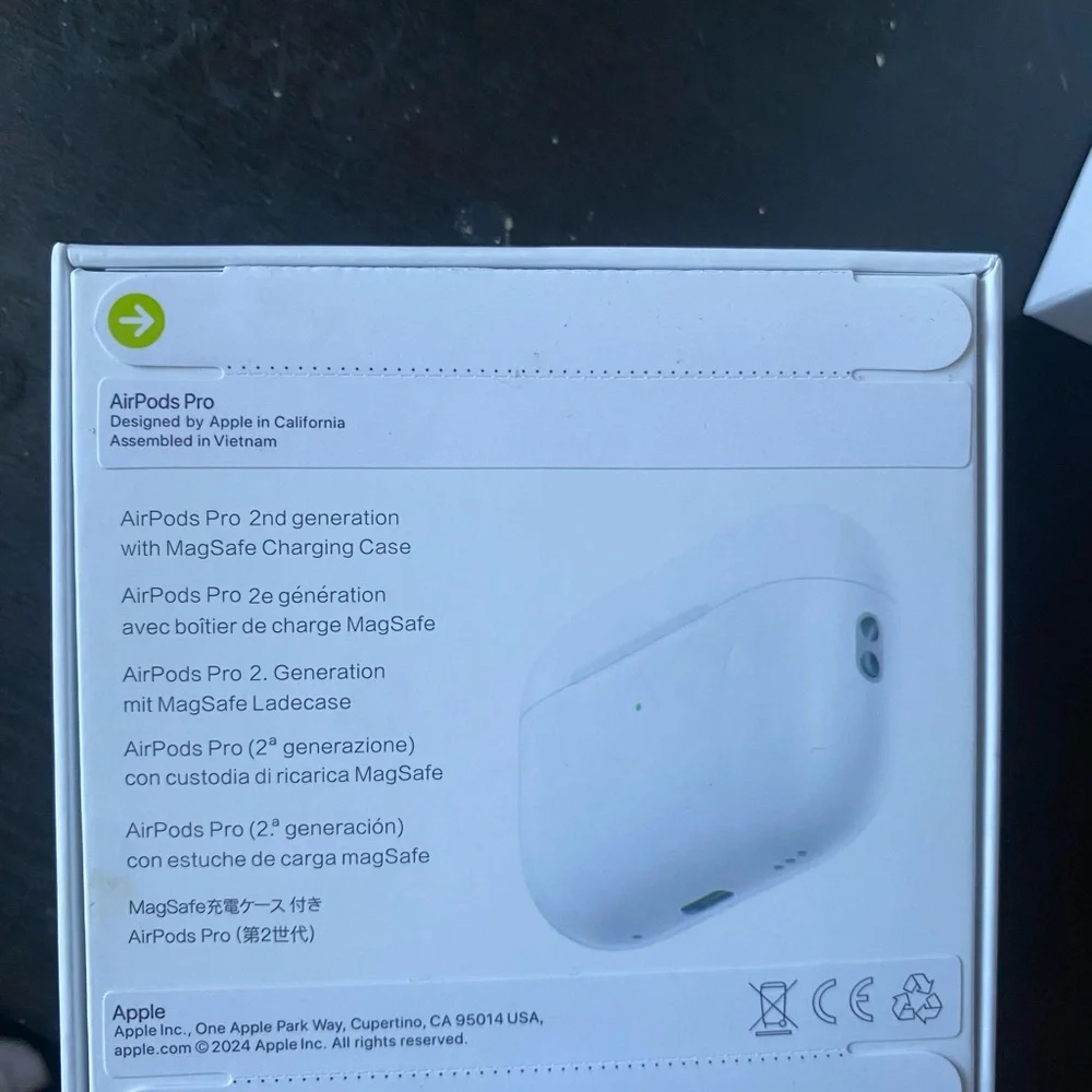 Wireless Earbuds - White